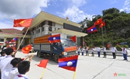 Tribute along National Road 7